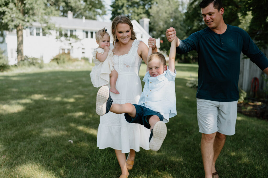 What to wear for family photos in Vermont: Embrace Textures