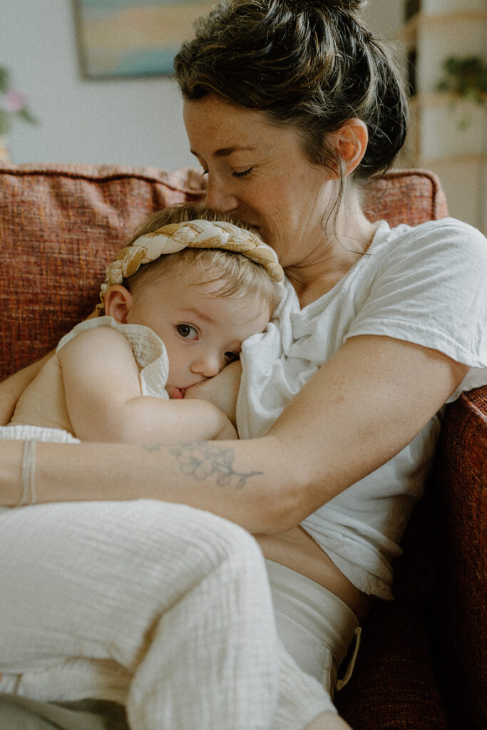 What to wear for family photos in Vermont: Breastfeeding Tips